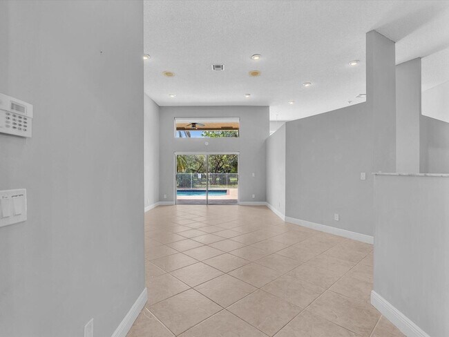 Foto del edificio - 10434 NW 6th Ct