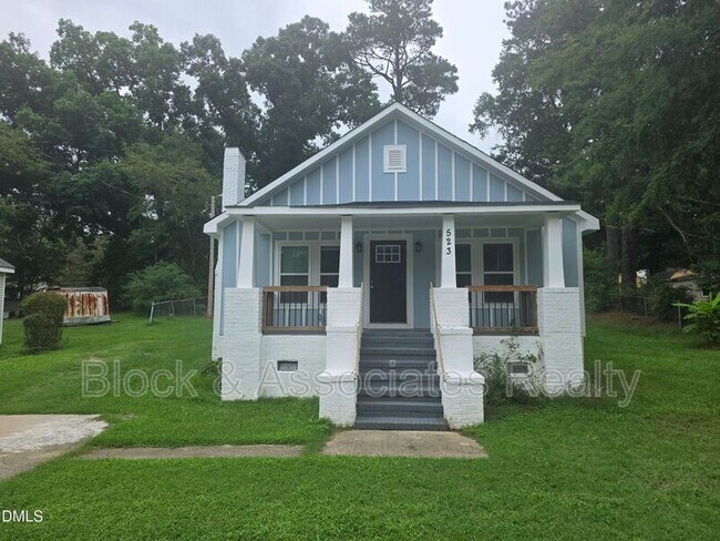 Foto del edificio - 523 E Nelson Ave