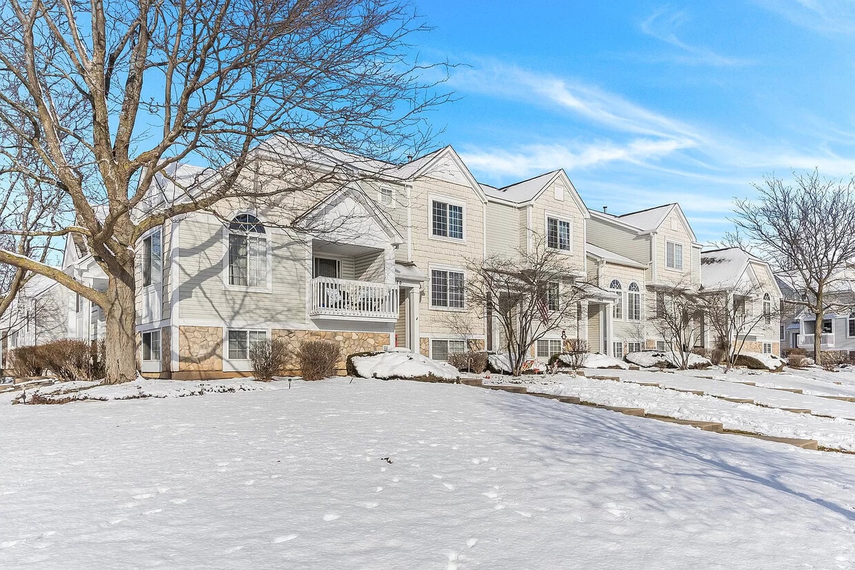 1866 Middlebury Dr, Aurora, IL 60503 Townhome Rentals in Aurora IL