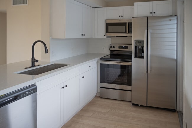 Foto del edificio - 3001 S Course Dr