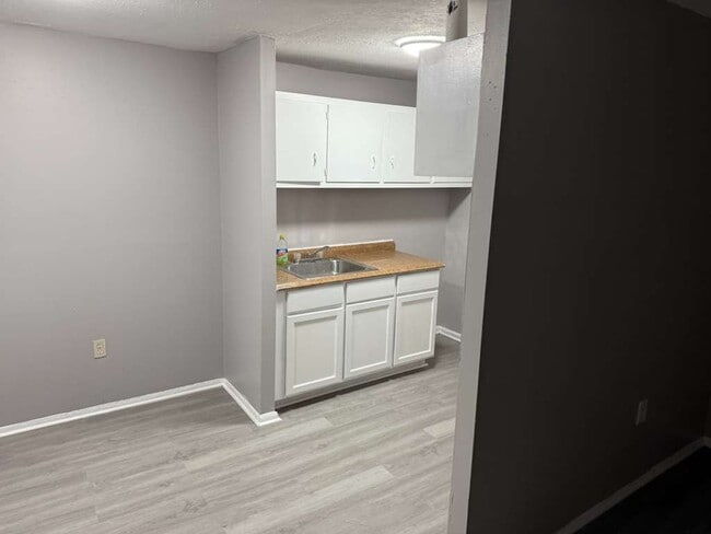 Foto del edificio - 13540 Superior Ave