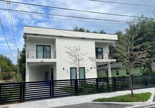 Building Photo - 5513 NW 5th Ave