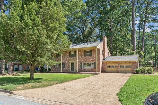 Building Photo - 15 Garland Dr