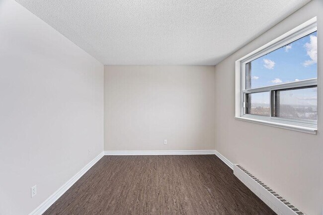 Interior Photo - Avalon Park