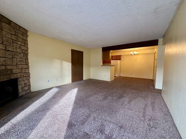 Foto del edificio - Lovely 1 Bedroom, 1 Bathroom Lakewood Cond...