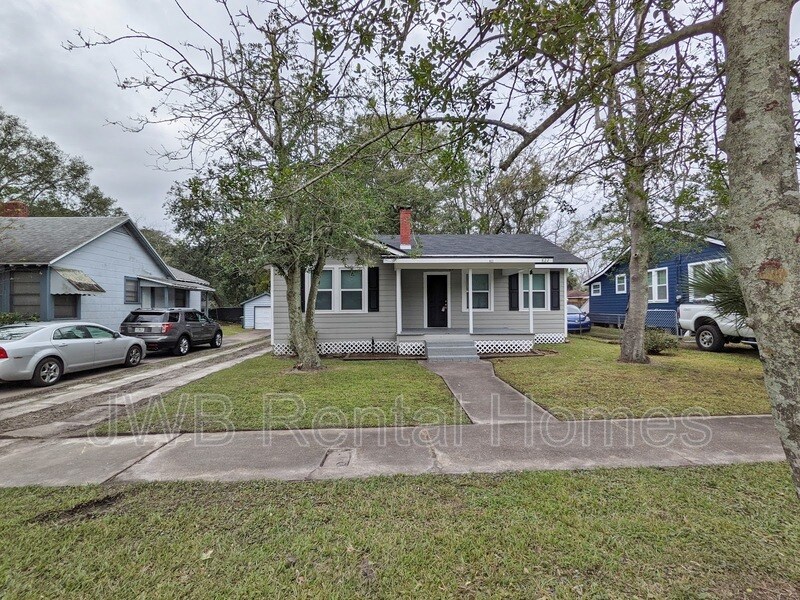 Foto principal - 822 Mackinaw St