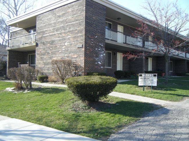 Photo - 336 Pennsylvania Ave (Glen Ellyn, IL) Apartment