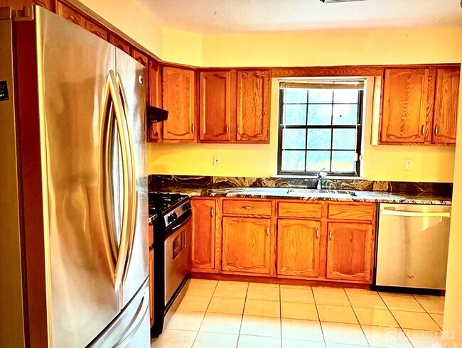 Foto del edificio - 2802 Deerfield Dr