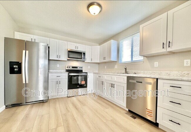 Building Photo - 3451 W 65th Ave