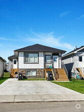 Building Photo - 9514A-95112 112 Ave