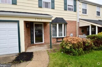 Building Photo - 1711 Brentwood Pl