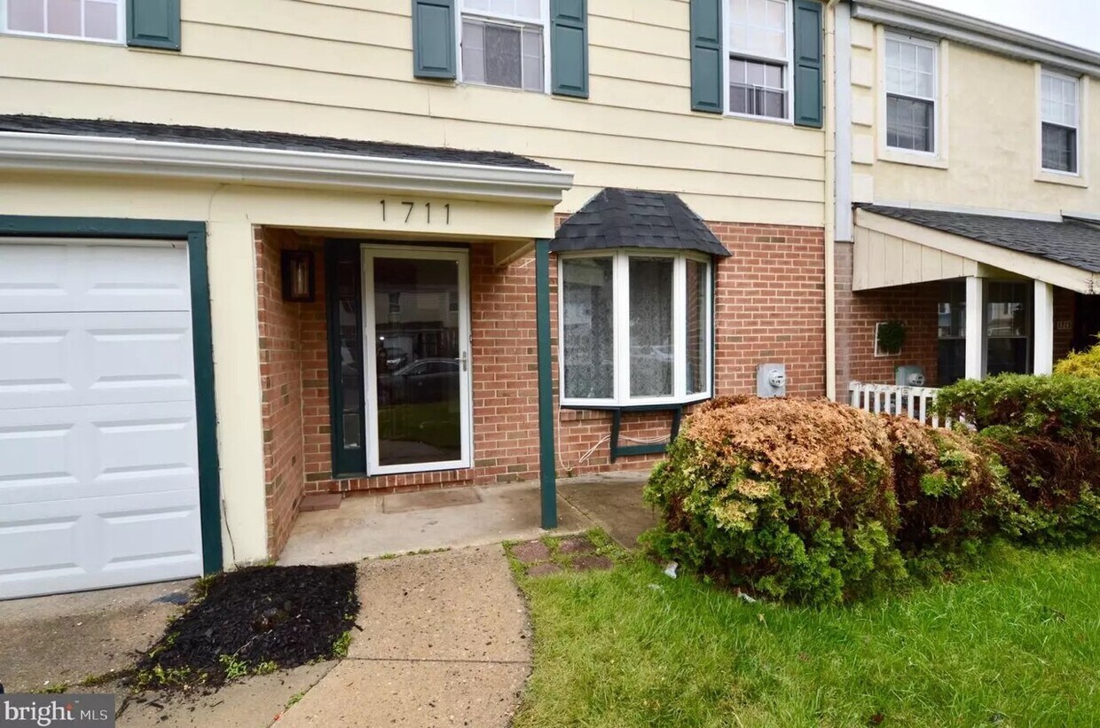 Foto principal - 1711 Brentwood Pl