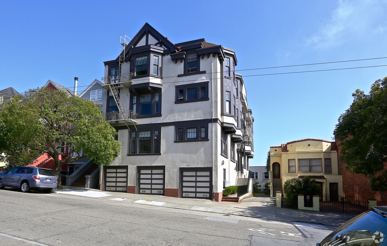 Building Photo - 3967 Sacramento St