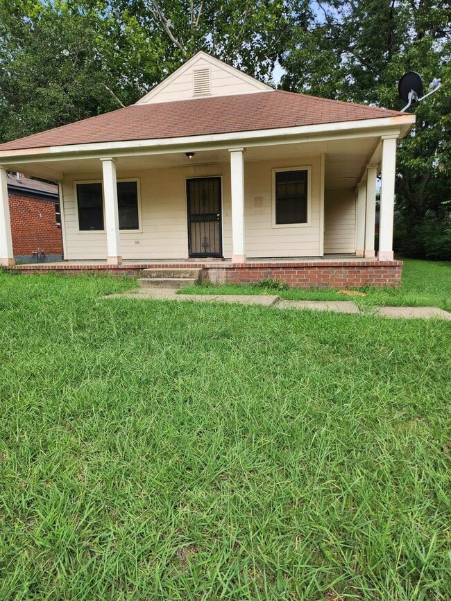 Building Photo - 1548 Pillow St
