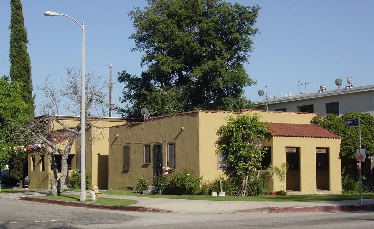 Building Photo - 4876-4880 Tujunga Ave