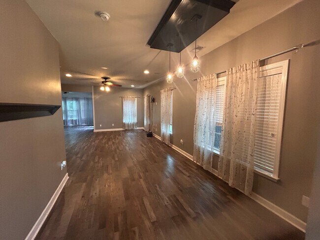 Foto del edificio - 3706 Crescent Way