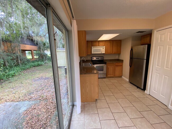 Foto del edificio - MOVE-IN SPECIAL!! Cozy 2BR/1BA Duplex in Eustis, FL!