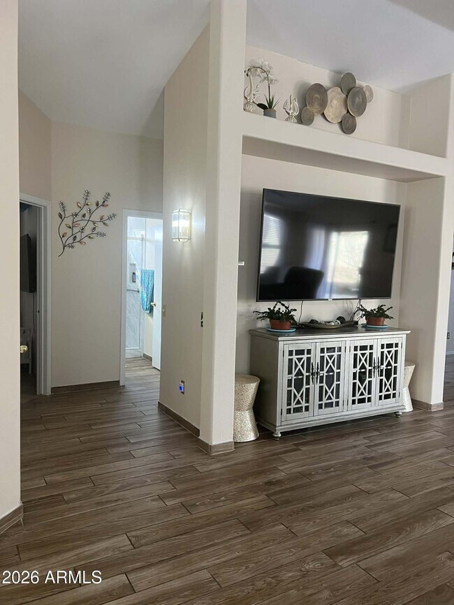 Foto del edificio - 6806 N 77th Dr