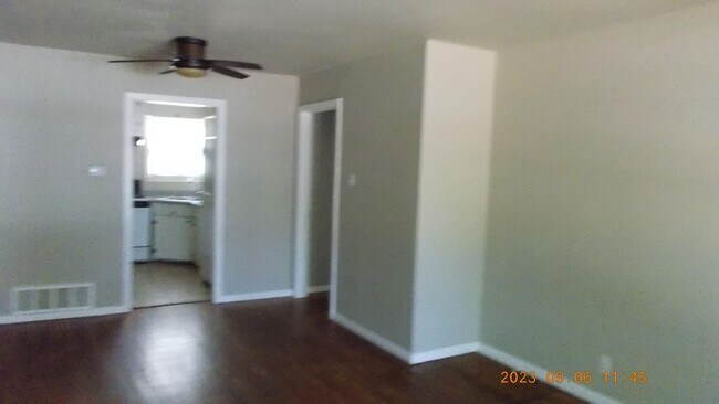 Building Photo - 1409 College St 76010
