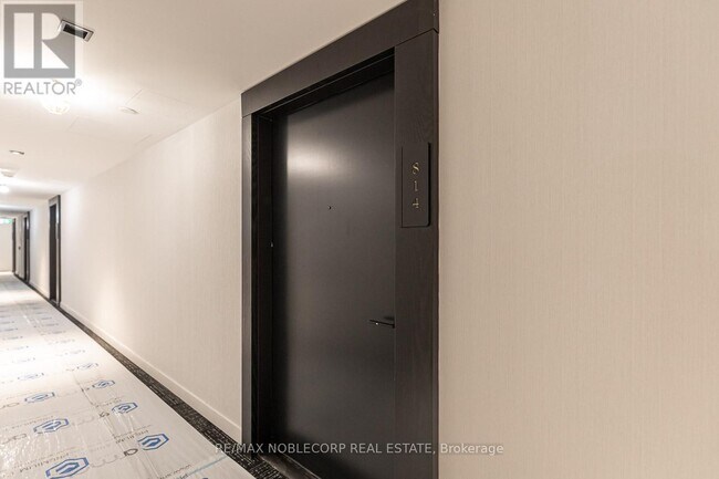 Photo du bâtiment - 127 Broadway Ave