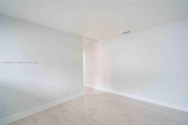 Building Photo - 465 NE 59th St