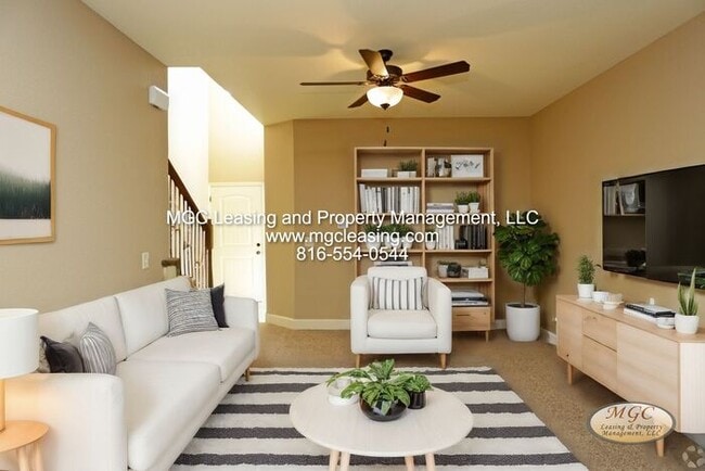 Building Photo - Eagle Creek Townhome with primary bedroom and bath on 1st level! June Specials Available