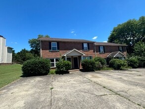 Building Photo - 541 Hietts Ln