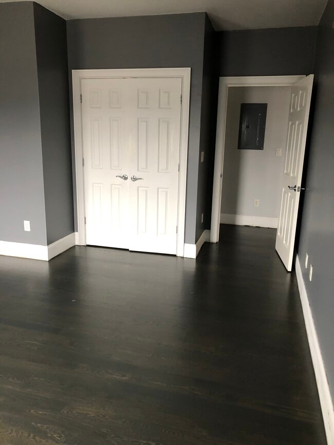 Building Photo - 87 Franklin St