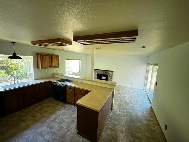 Foto del edificio - 7620 NE Meadowmeer Ln
