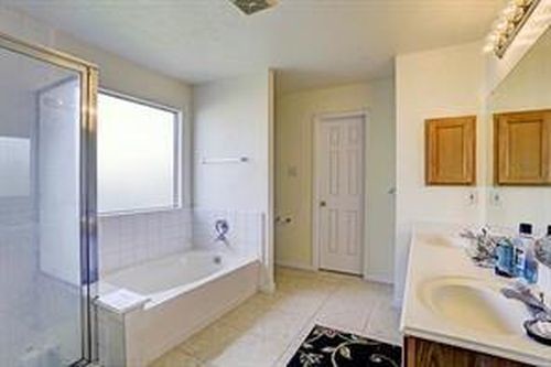 Building Photo - 26869 Monarch Manor Ln