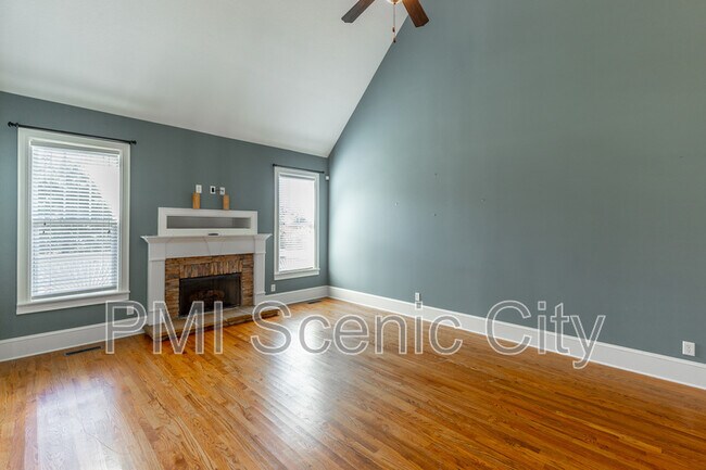 Foto del edificio - 8802 Mckenzie Farm Dr