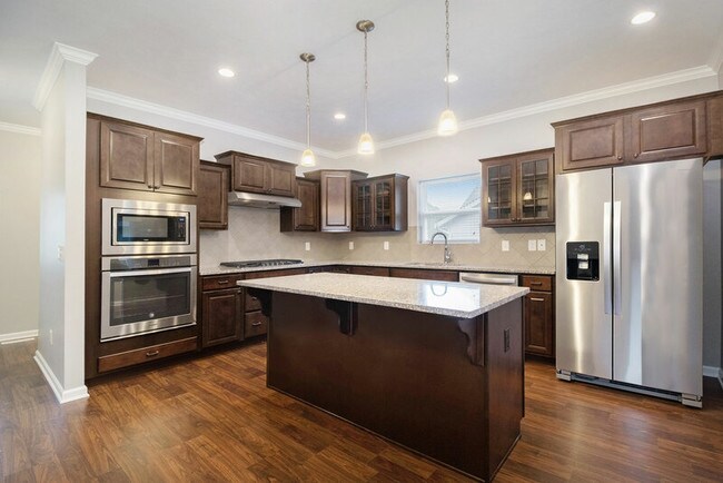 Building Photo - 2505 Avalon Woods Dr