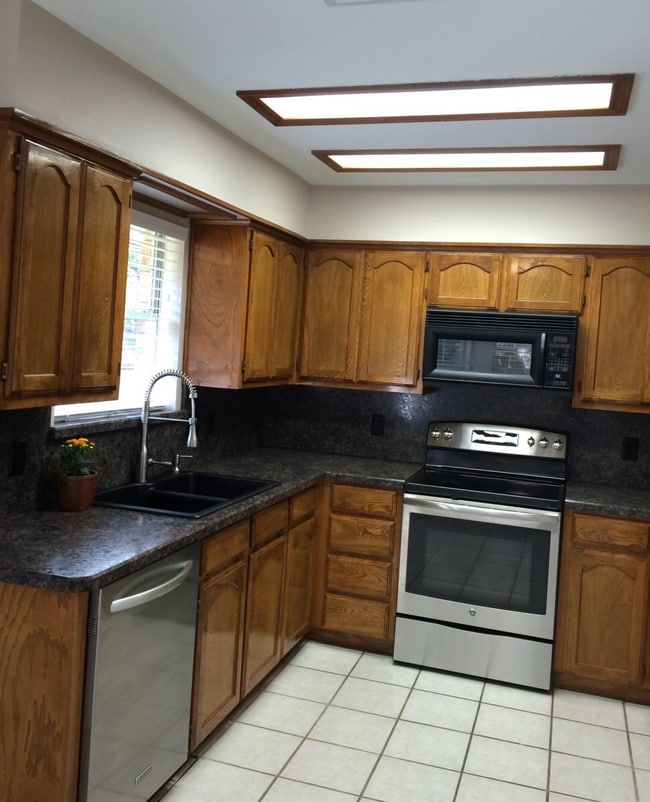 Foto del edificio - 2405 Timber Trail