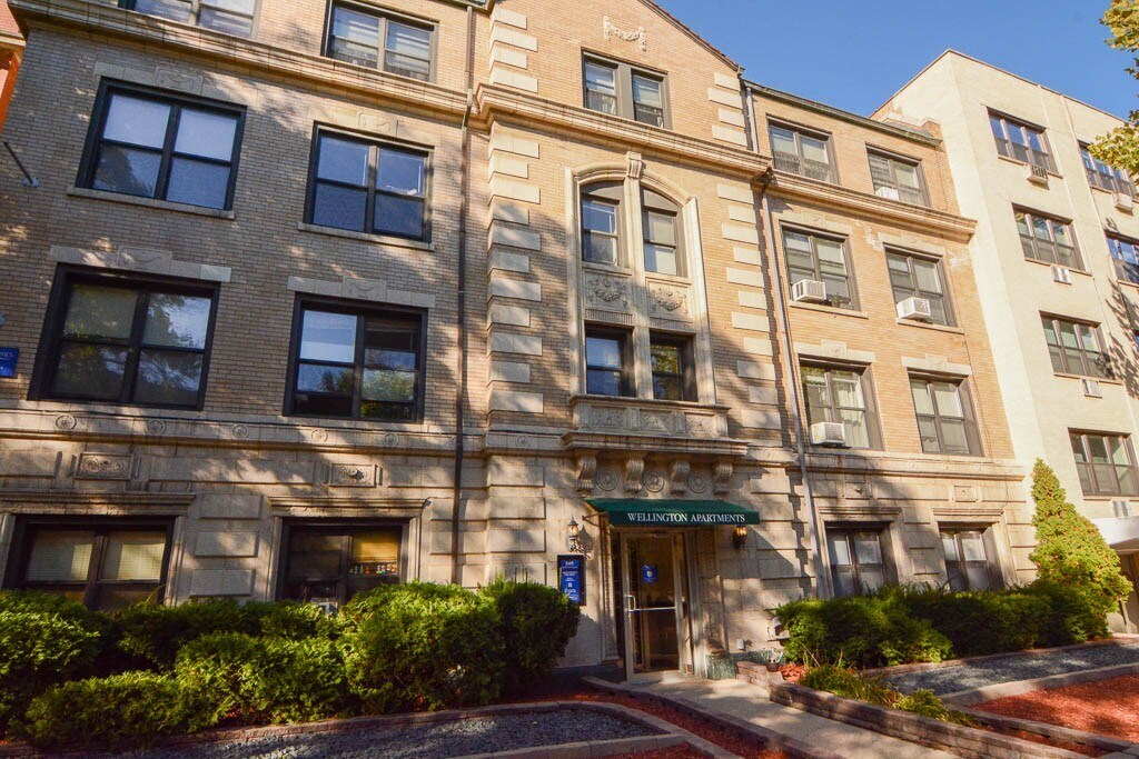 Foto principal - 545 W Wellington Ave