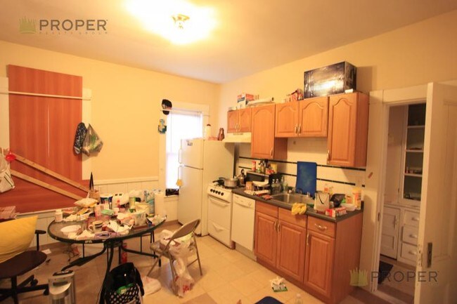 Building Photo - 23 Beacon St