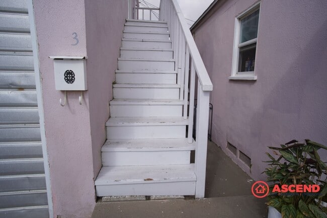 Building Photo - 2301 Olympic Dr