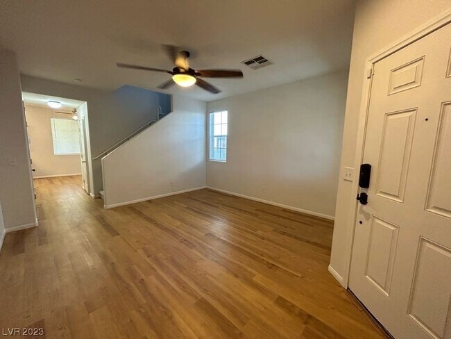 Foto del edificio - 1237 Sun Village Ave