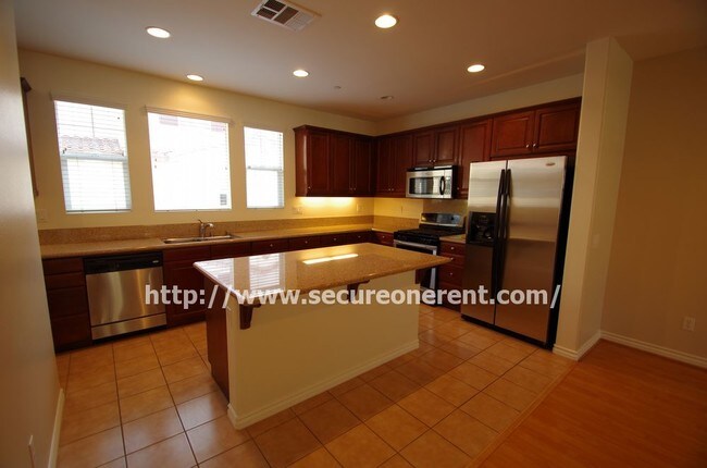 Foto del edificio - 4592 Via Presidio Via