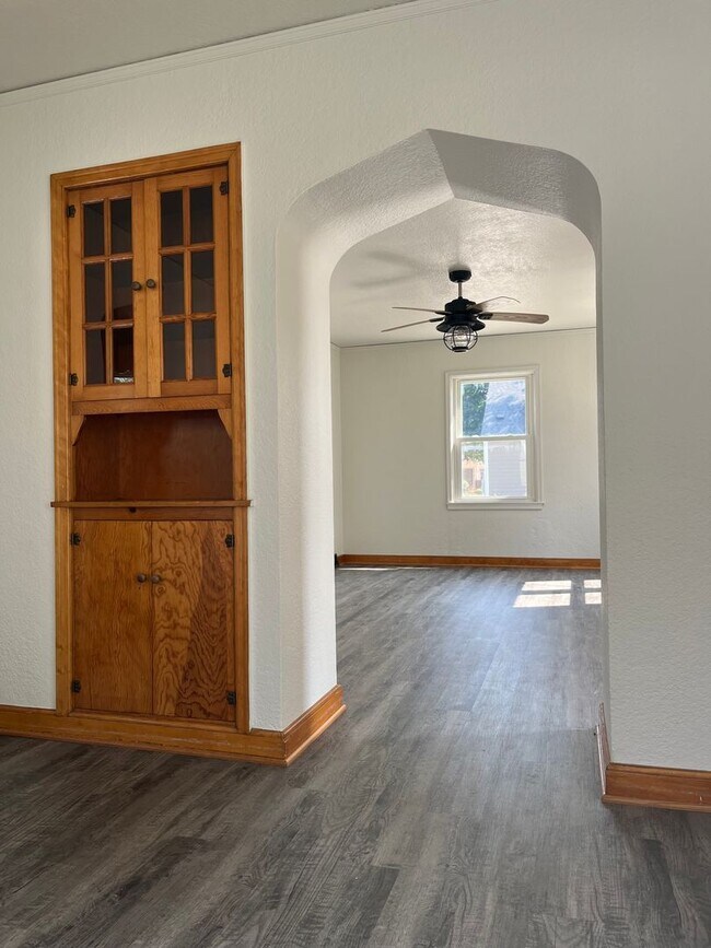 Foto del edificio - 3 Bedroom Home for rent in Urbandale, IA