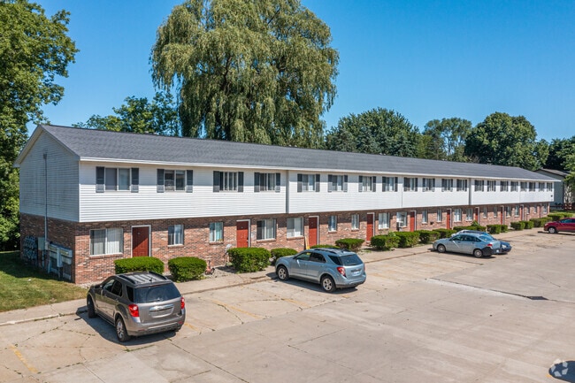 Revitalized 10-Unit Complex - Colony East Apartments