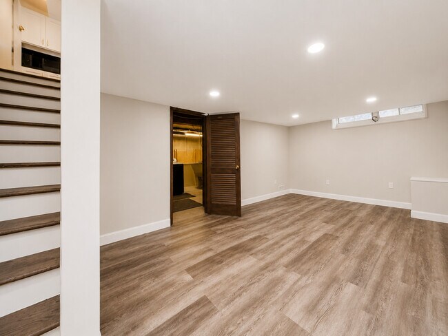 Foto del edificio - 311 Milton Ct