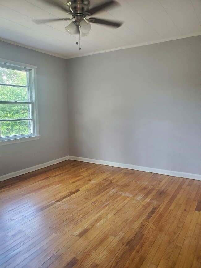 Building Photo - North Franklin Duplex