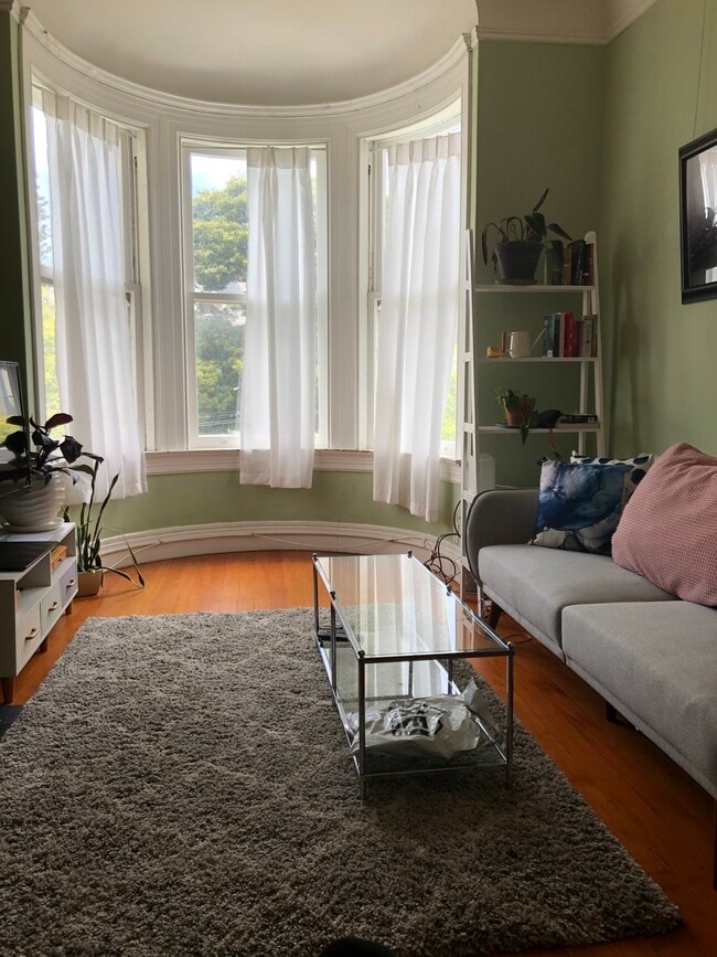 front room showing bay window - 1249 Masonic Ave