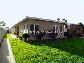 Building Photo - 3223 Lemon Ave