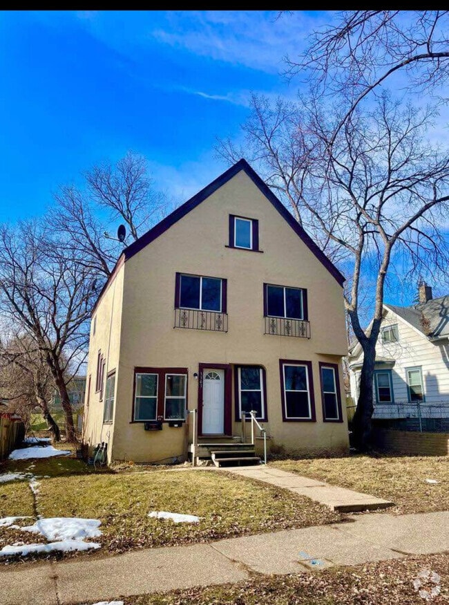 Building Photo - 3343 N 6th St