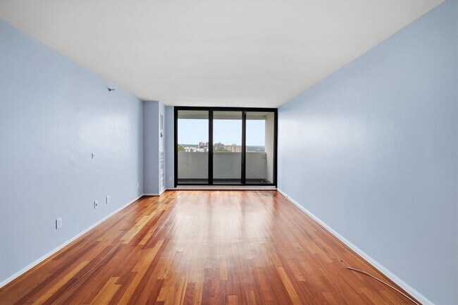 Foto del edificio - 5911 Edsall Rd