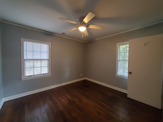 Foto del edificio - 5000 Princeton Rd