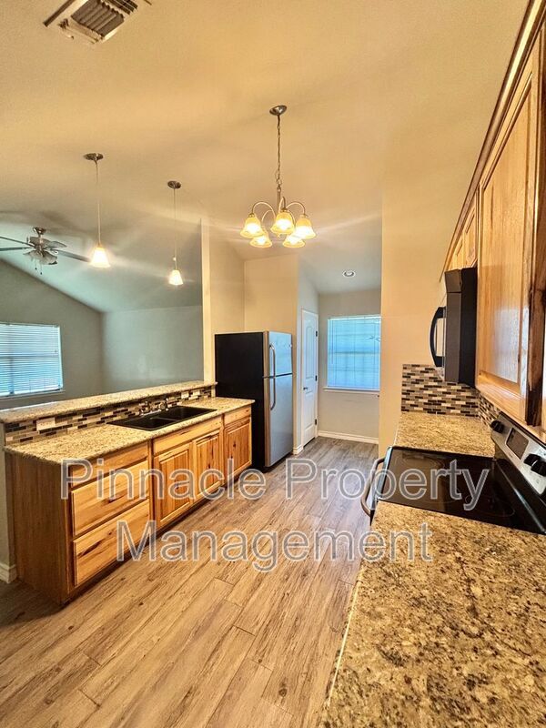 Foto del edificio - 2205 Johnson St