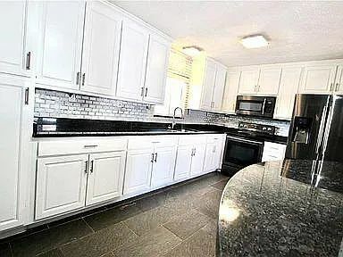 Foto del edificio - 3303 W Weaver Rd