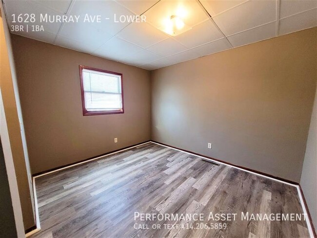 Foto del edificio - Spacious 3BR Lower Duplex on Murray St - A...